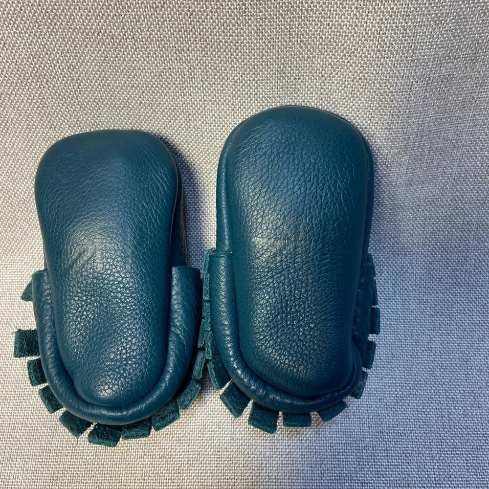 Freshly Picked leather moccasin navy baby shoes Size 2